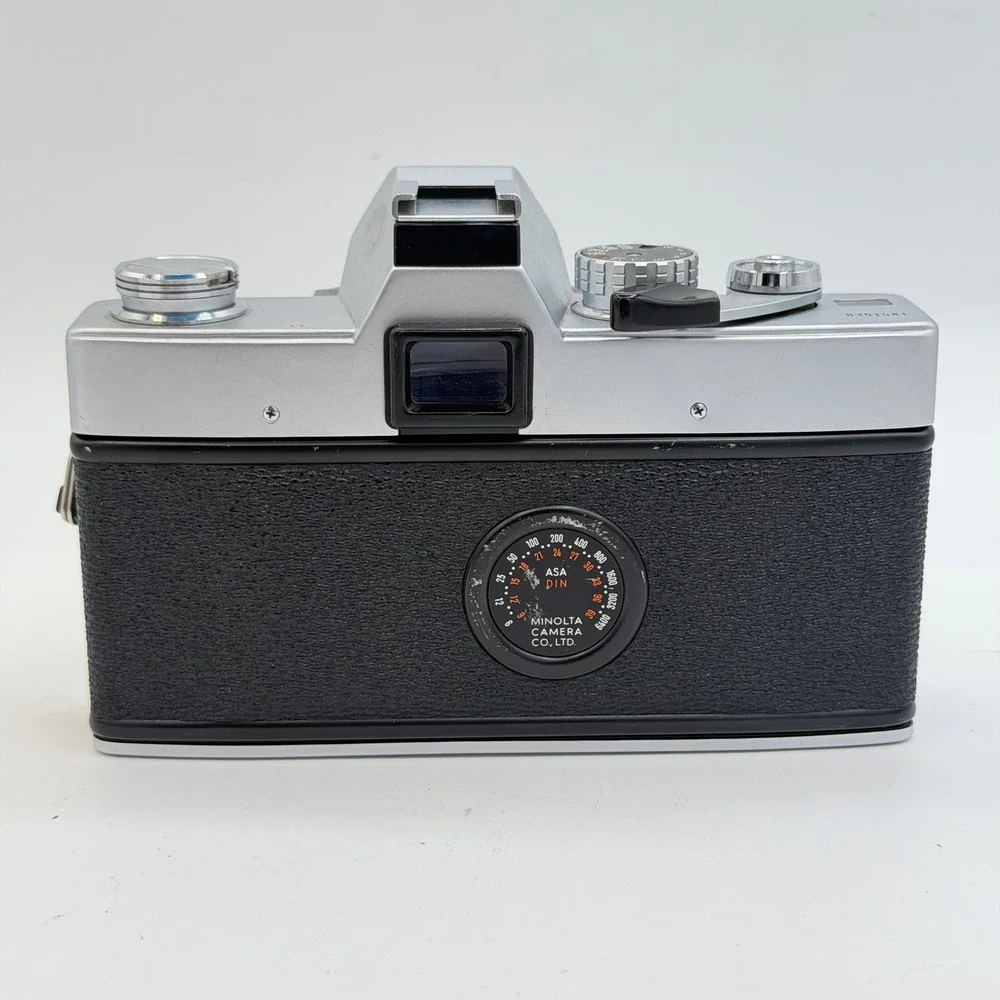 Minolta SRT 100b 35mm SLR Film Camera Body Silver Black Vintage Japan 8301581‎